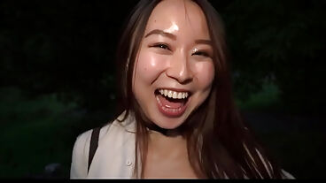 Sik aç Asyalı, şişman bir sik için Çin'den geliyor