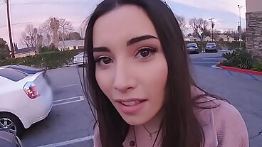 亚裔少女执行口交任务