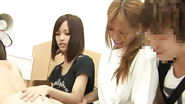 Japon CMNF çıplak hastane şakası TV programı